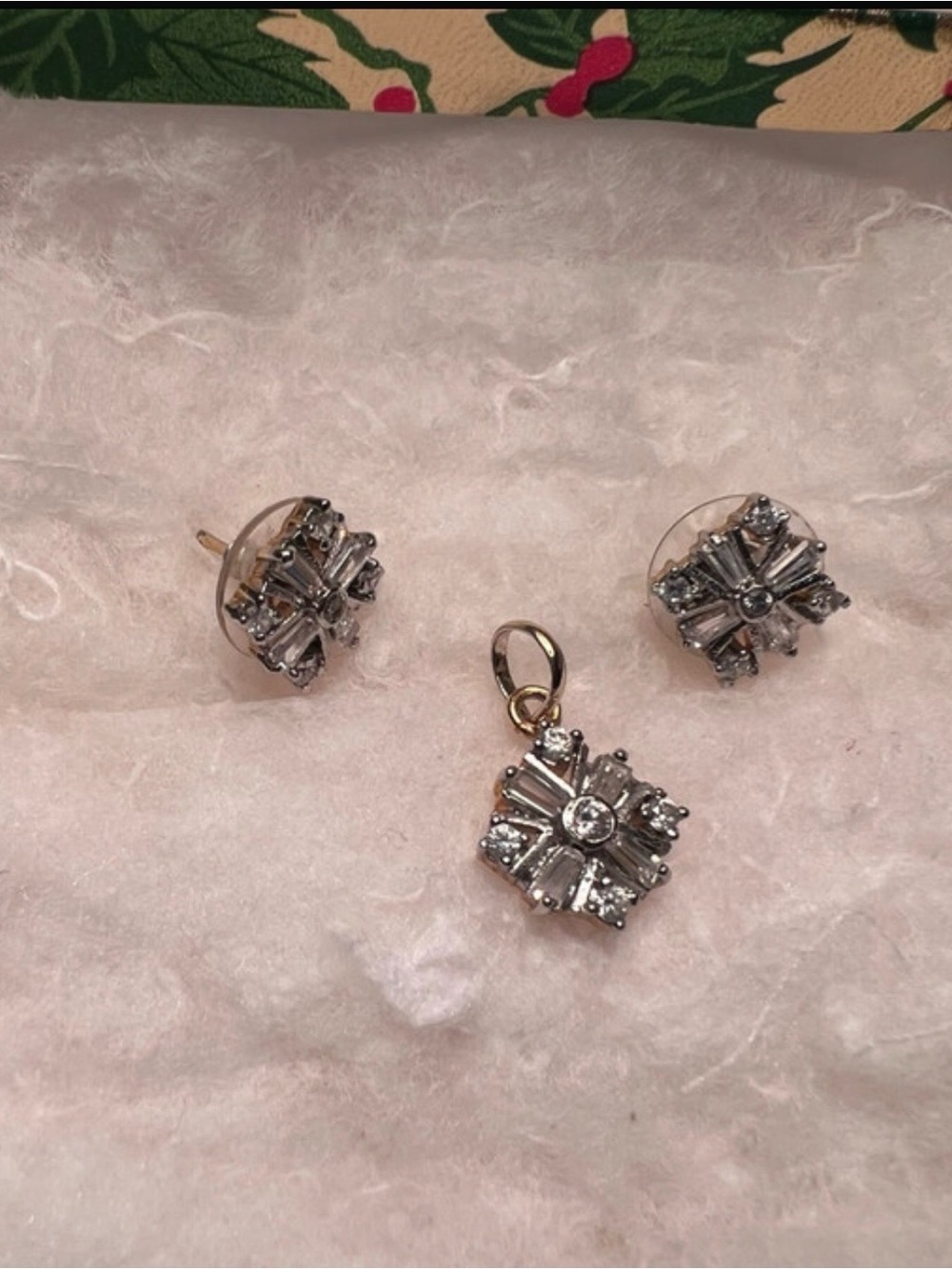 Elegant Silver-Tone Crystal Cross Stud Earrings and Pendant Set